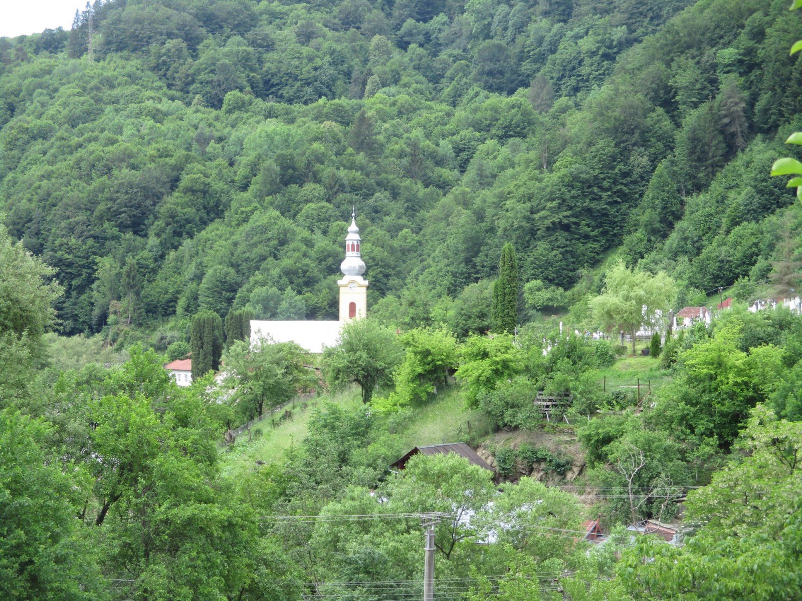 spre-cimitir